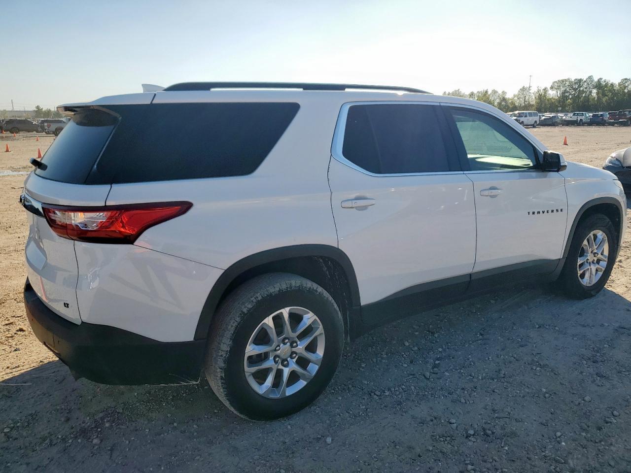 2019 CHEVROLET TRAVERSE LT photo 5
