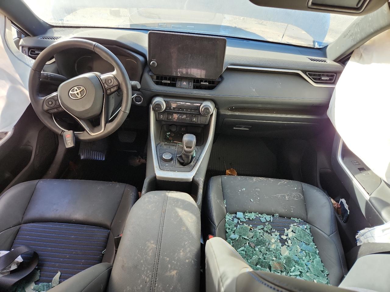 2024 TOYOTA RAV4 XSE photo 22