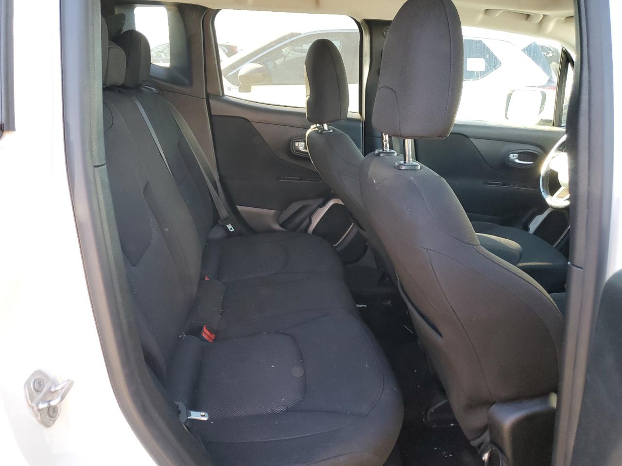 2017 JEEP RENEGADE LATITUDE photo 28
