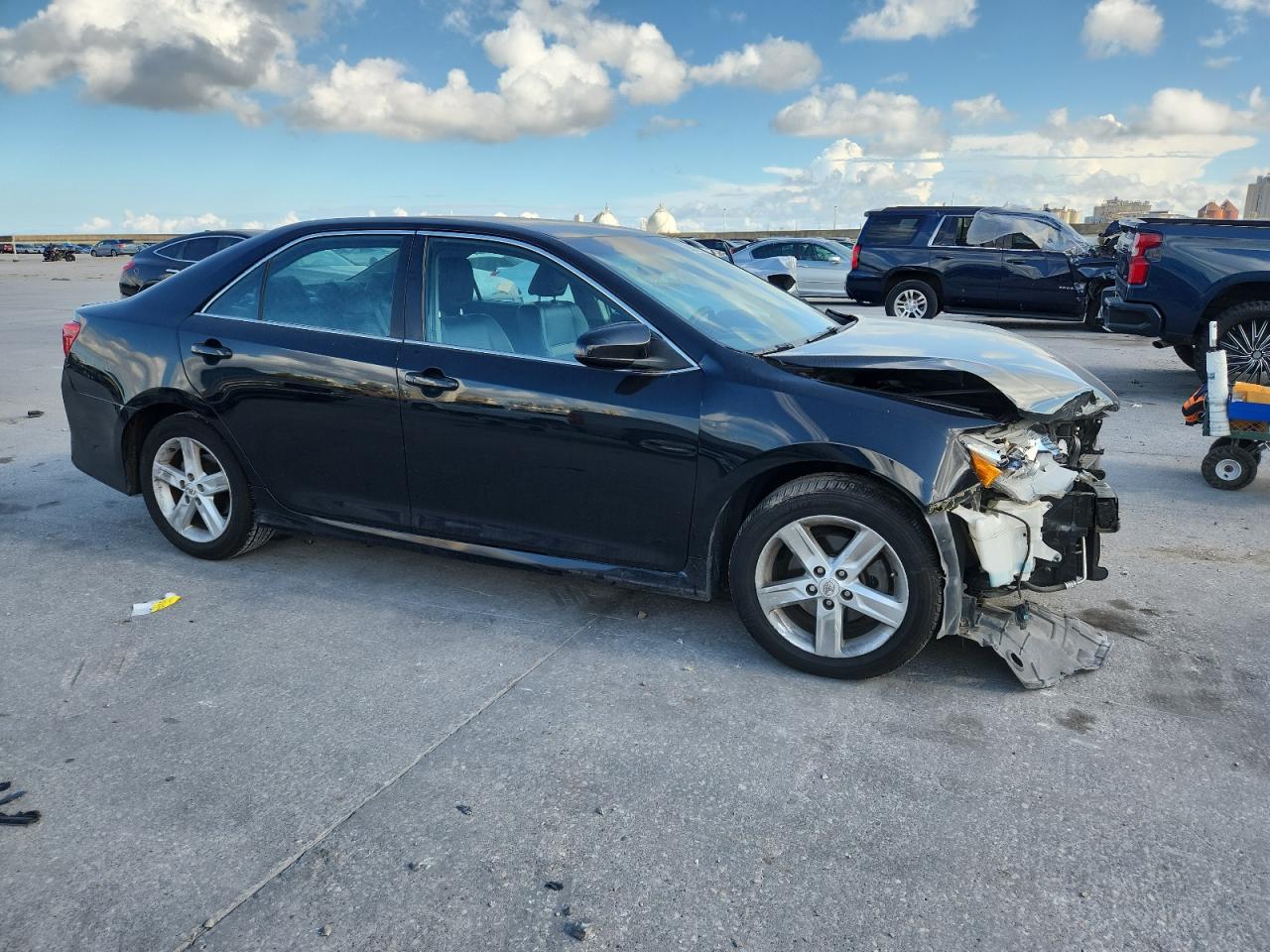 2012 TOYOTA CAMRY BASE photo 4