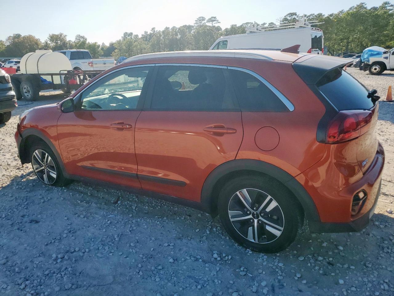 2022 KIA NIRO LXS photo 2