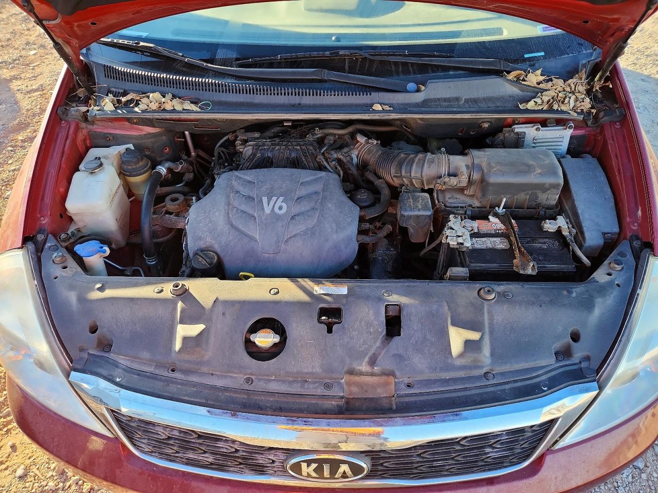 2012 KIA SEDONA LX photo 23