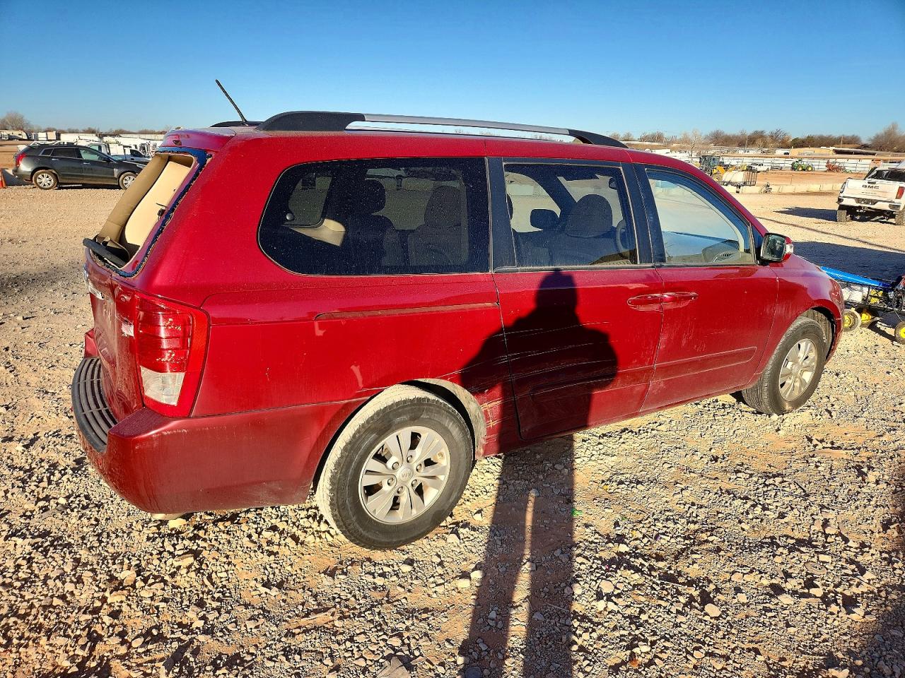 2012 KIA SEDONA LX photo 5