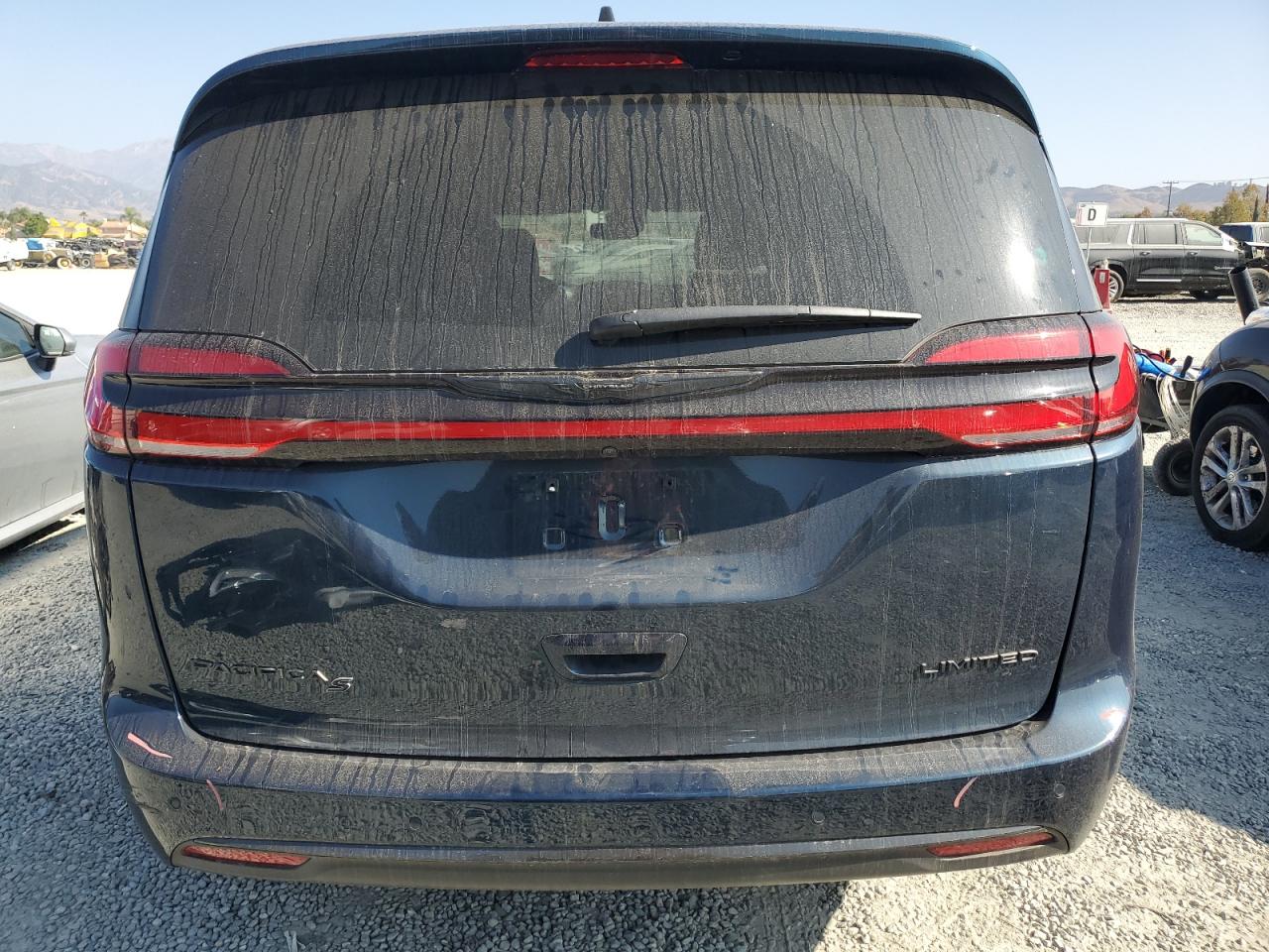 2025 CHRYSLER PACIFICA LIMITED photo 6