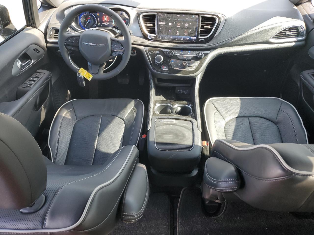 2025 CHRYSLER PACIFICA LIMITED photo 8