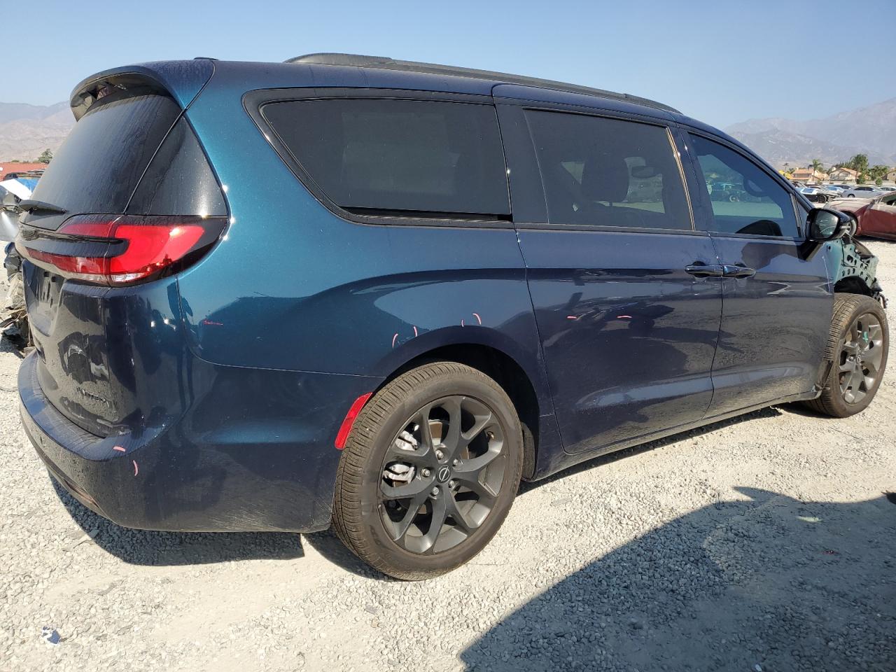 2025 CHRYSLER PACIFICA LIMITED photo 3
