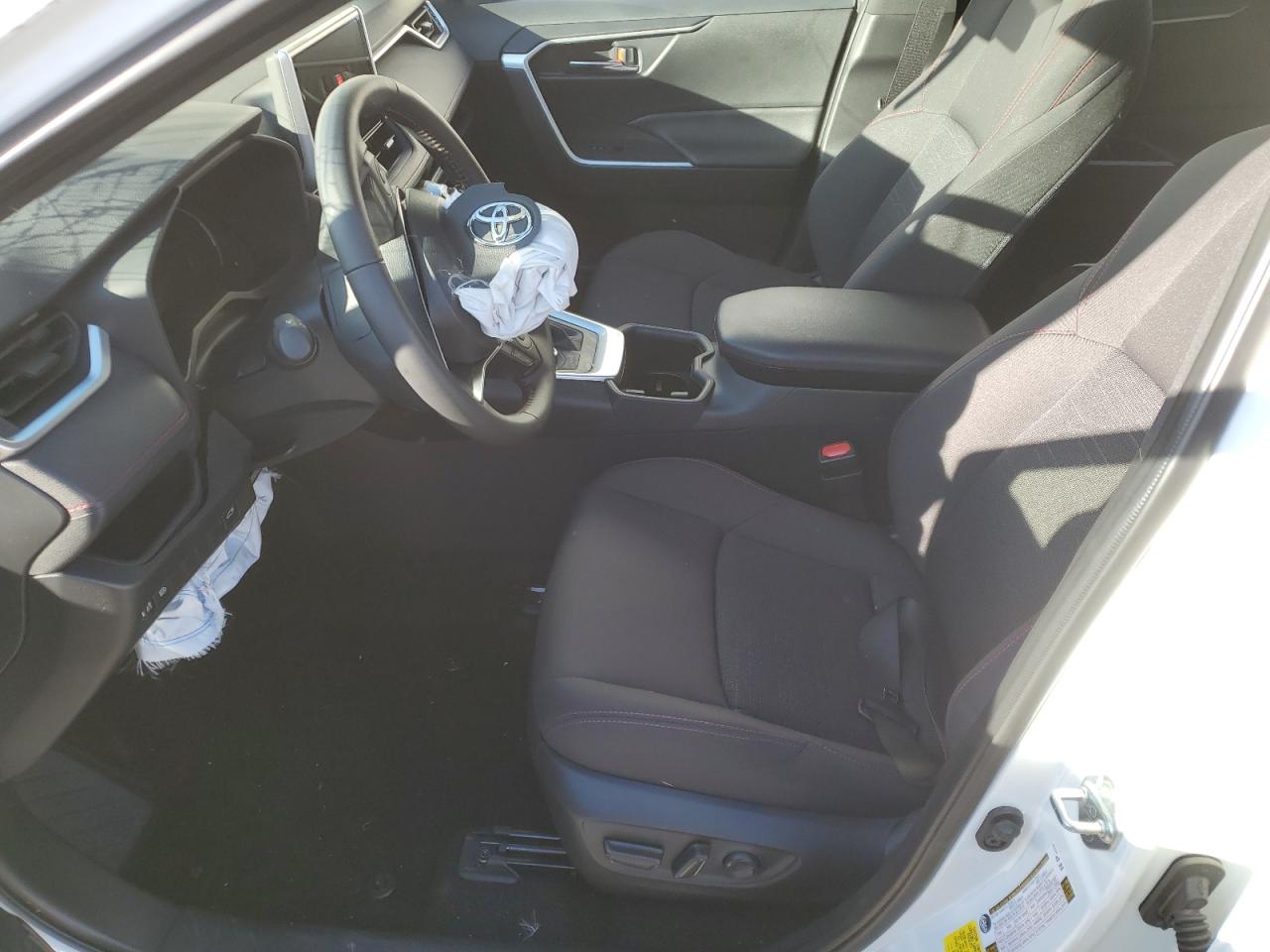 2025 TOYOTA RAV4 SE photo 13