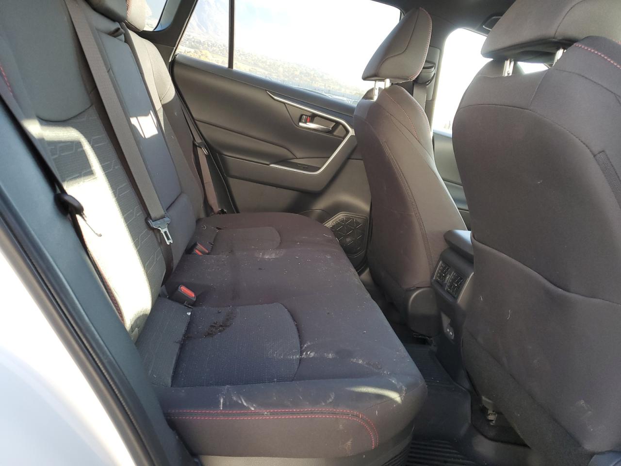 2025 TOYOTA RAV4 SE photo 19