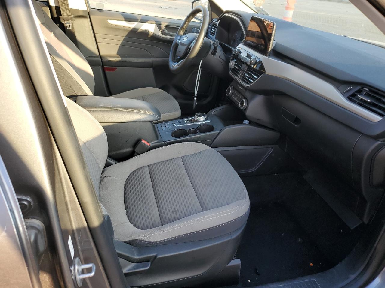 2022 FORD ESCAPE SE photo 5