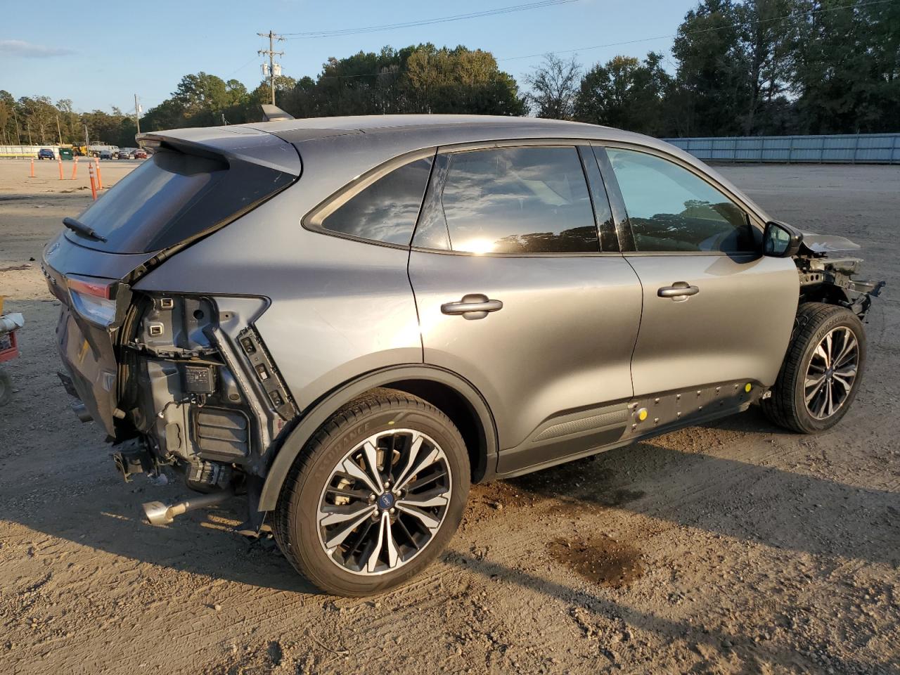 2022 FORD ESCAPE SE photo 4