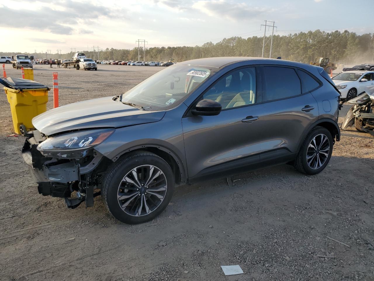 2022 FORD ESCAPE SE photo 2