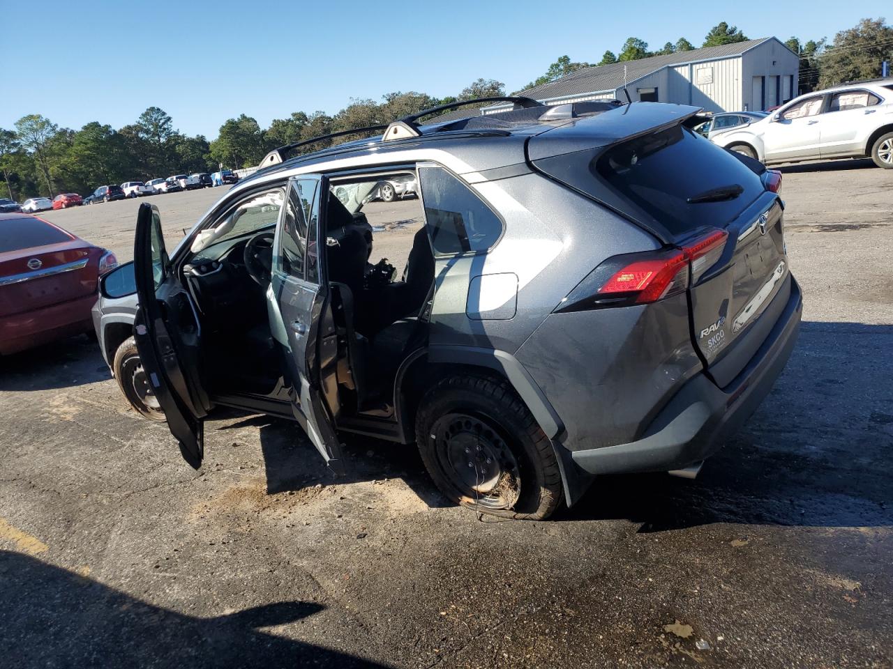 2021 TOYOTA RAV4 LE photo 3