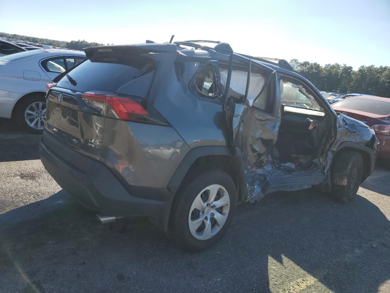 2021 TOYOTA RAV4 LE photo 5