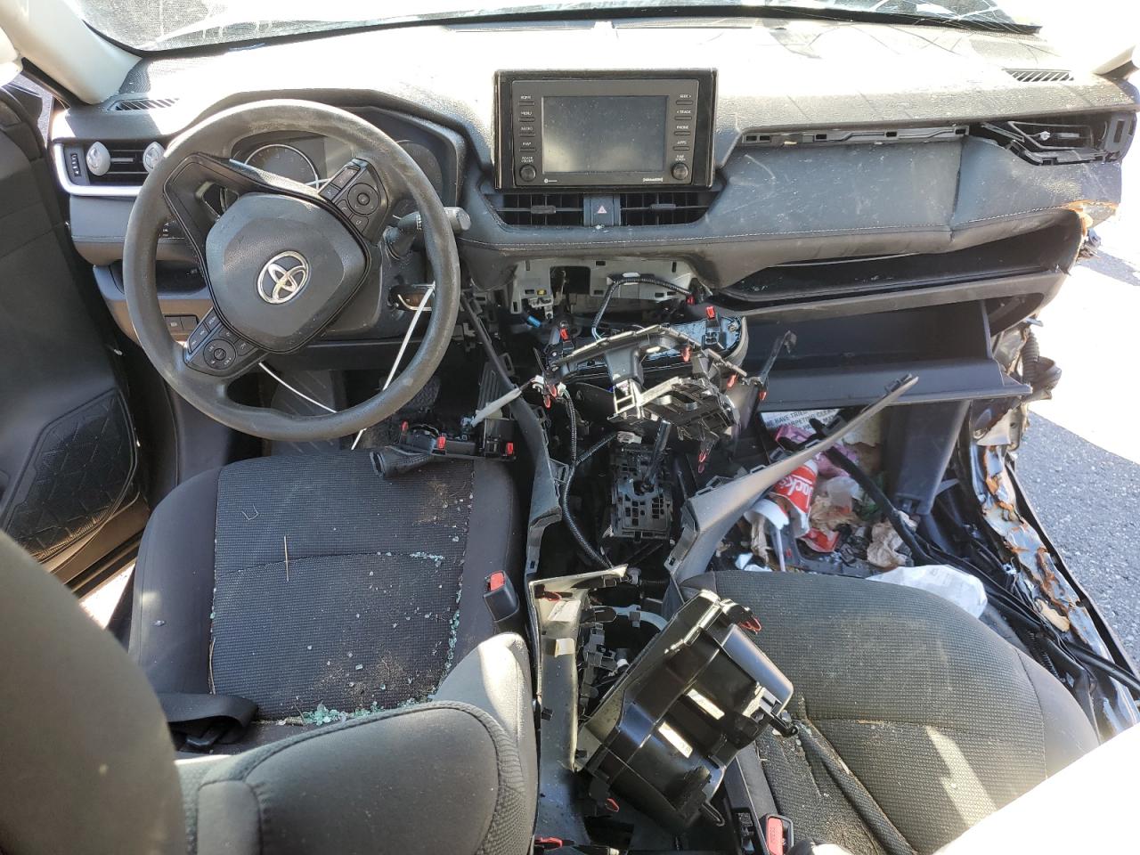 2021 TOYOTA RAV4 LE photo 15