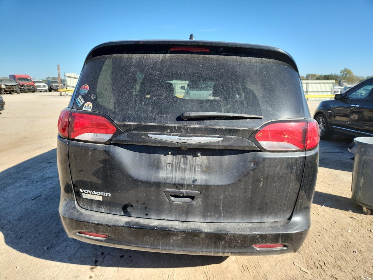 2021 CHRYSLER VOYAGER LXI photo 6