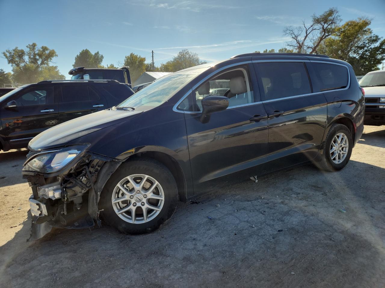 2021 CHRYSLER VOYAGER
