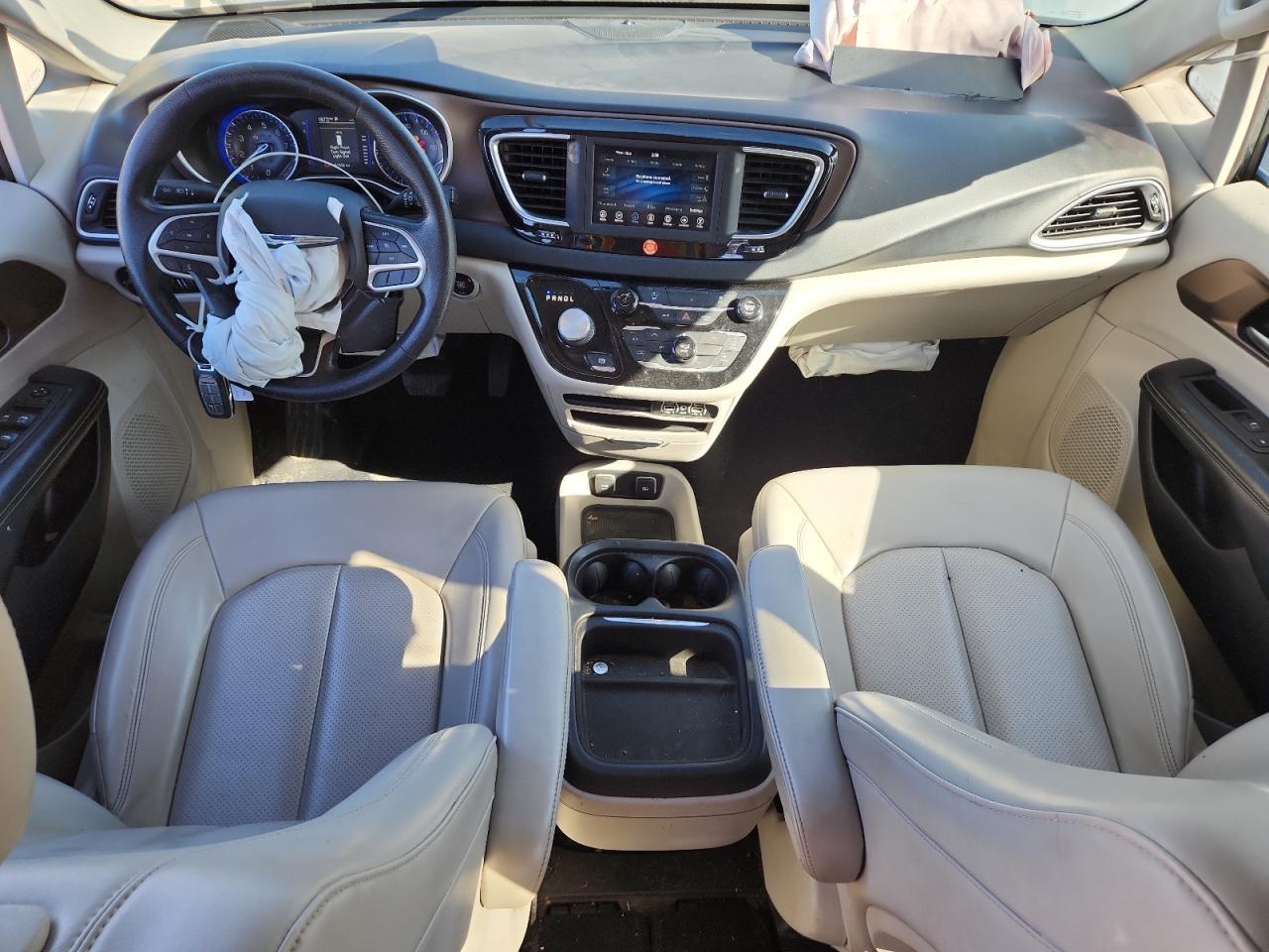 2021 CHRYSLER VOYAGER LXI photo 8