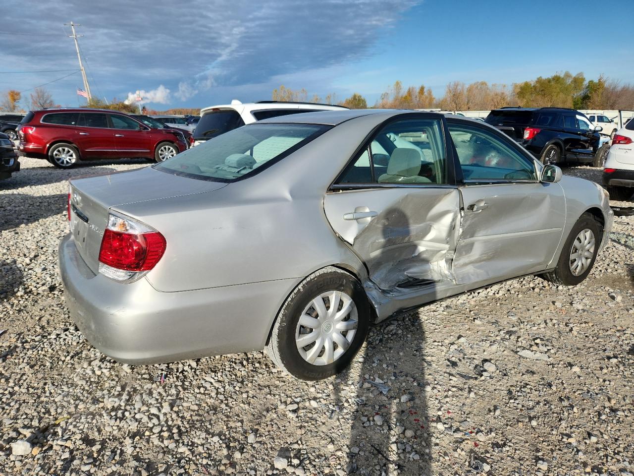 2006 TOYOTA CAMRY LE photo 3