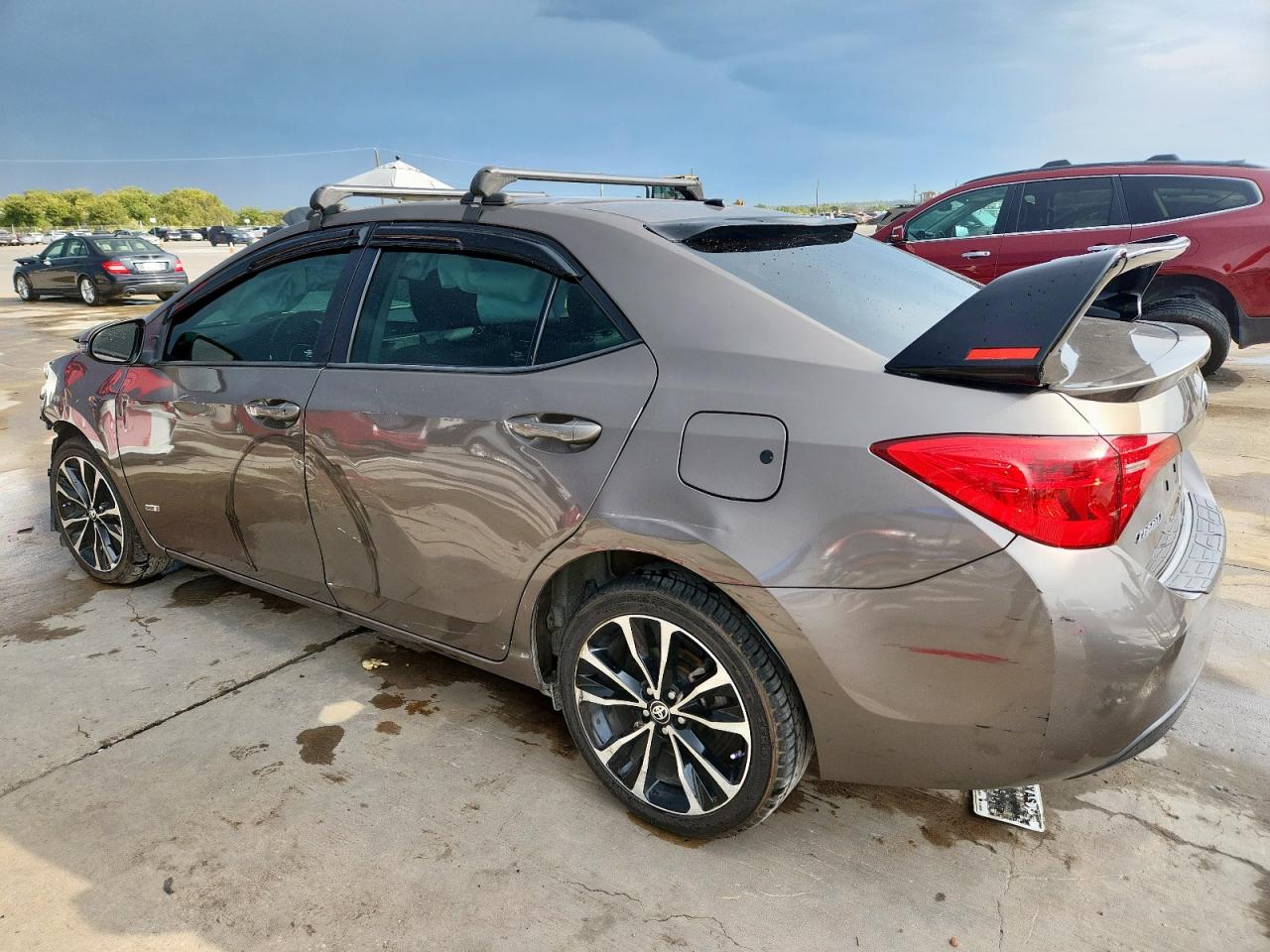2017 TOYOTA COROLLA L photo 3