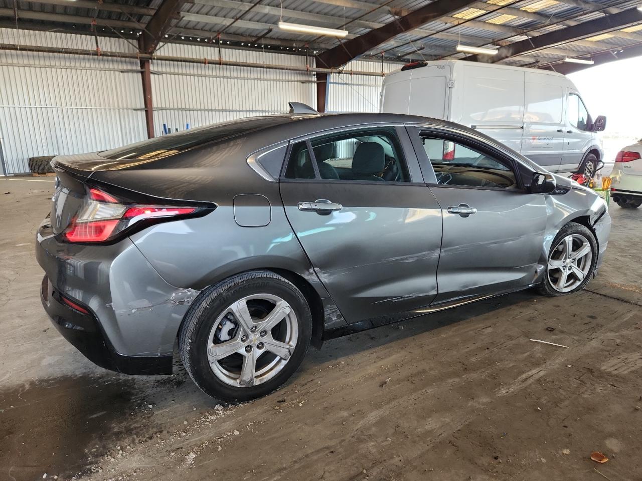 2016 CHEVROLET VOLT LT photo 3
