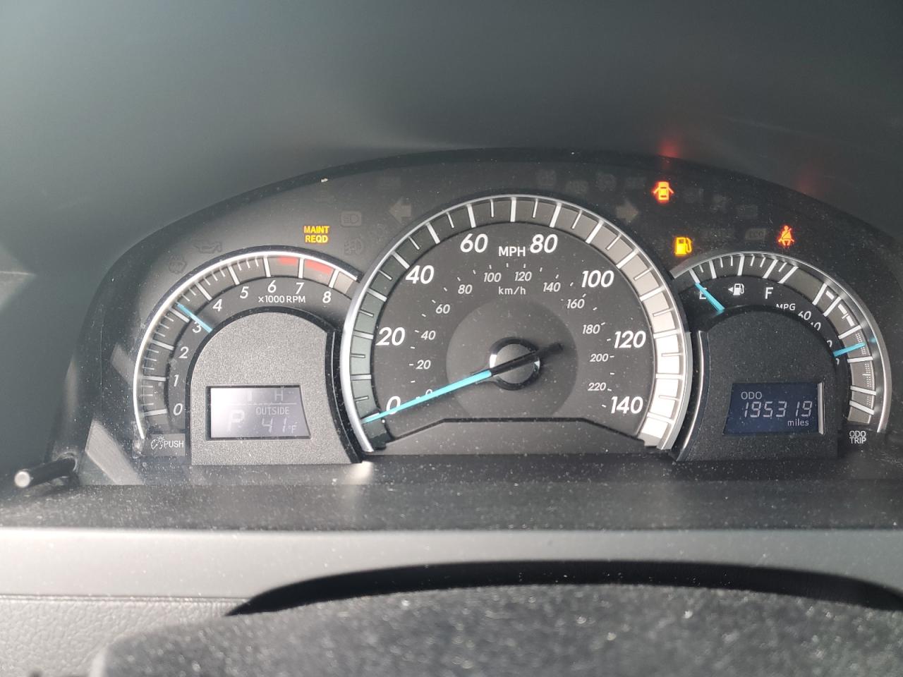 2014 TOYOTA CAMRY SE photo 9