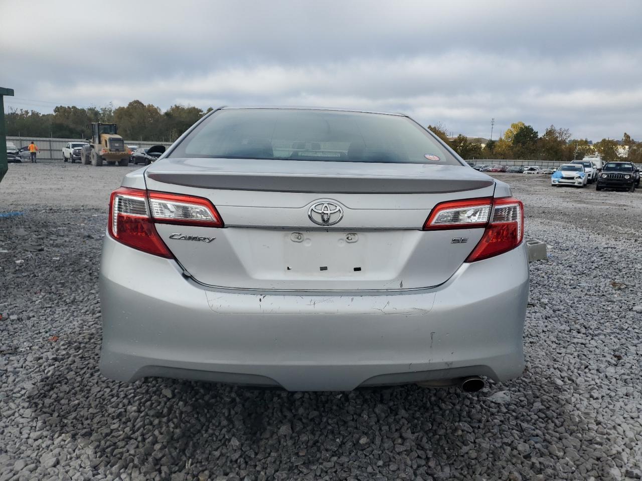 2014 TOYOTA CAMRY SE photo 6