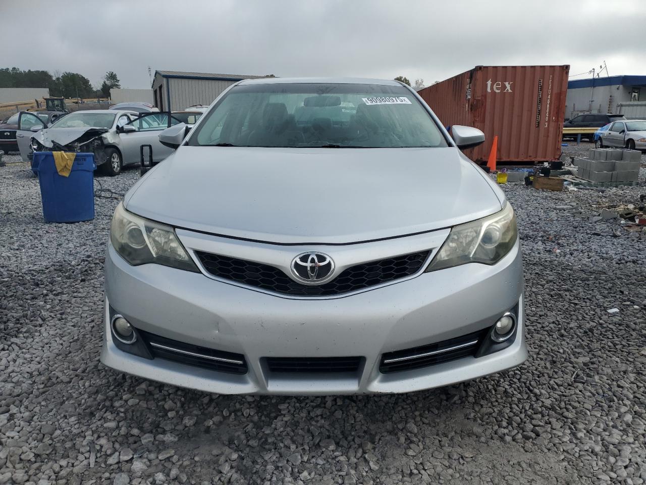 2014 TOYOTA CAMRY SE photo 5