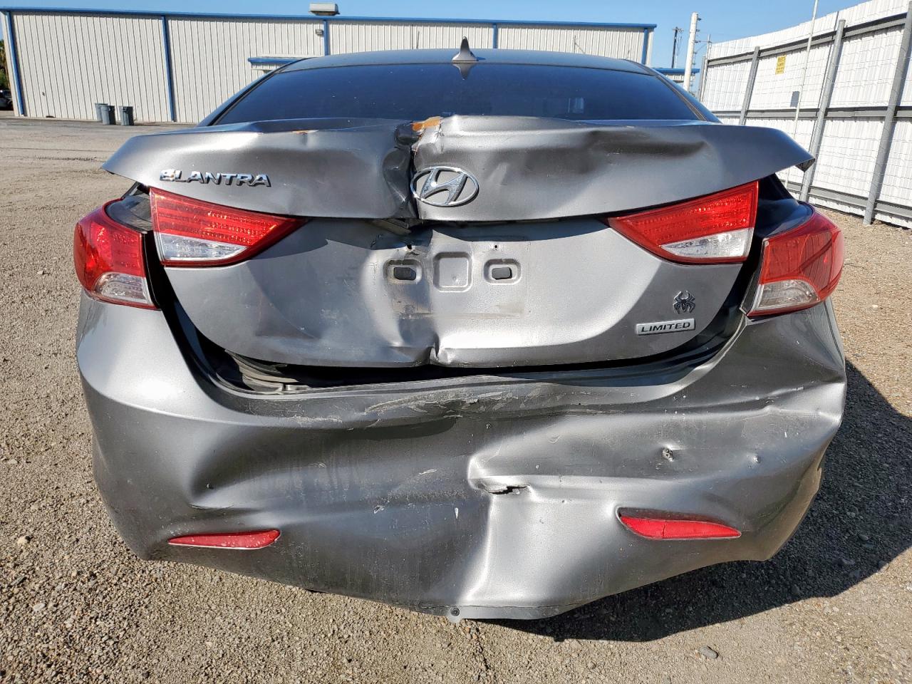 2013 HYUNDAI ELANTRA photo 6