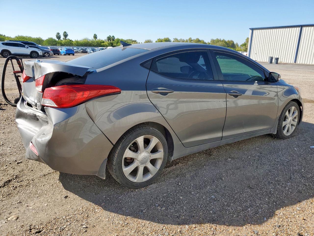 2013 HYUNDAI ELANTRA photo 3