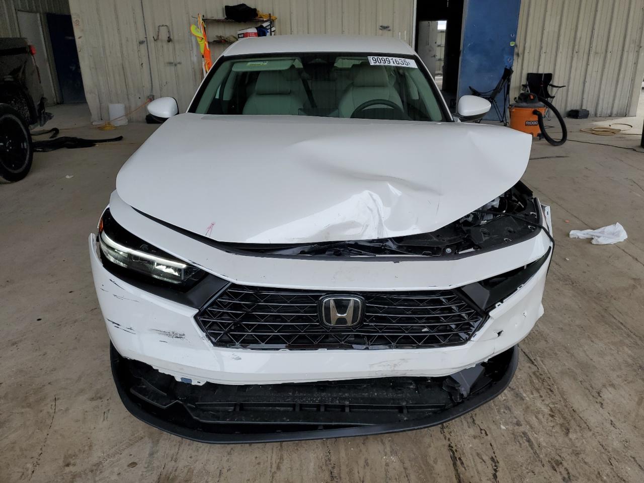 2025 HONDA ACCORD LX photo 9