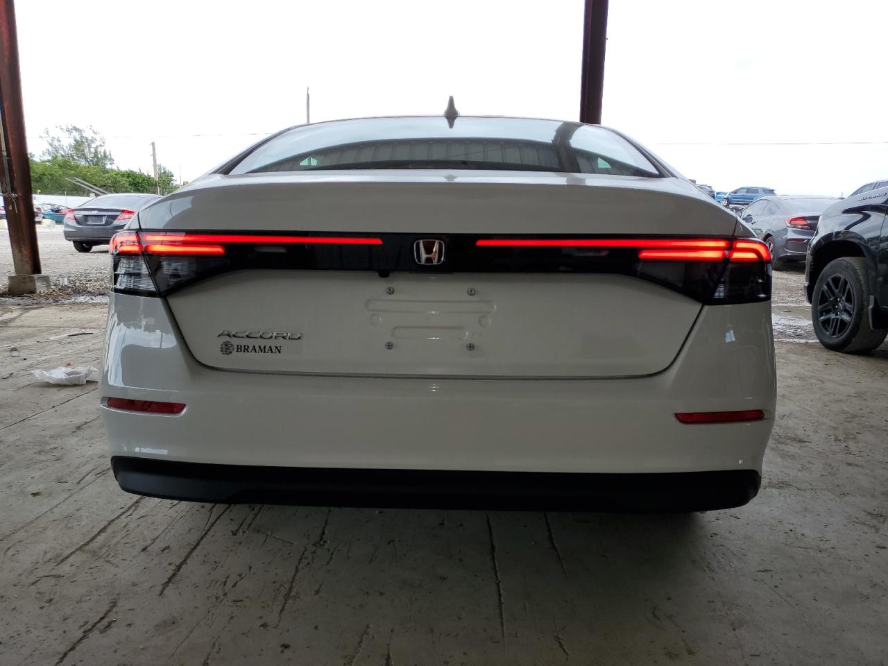 2025 HONDA ACCORD LX photo 11