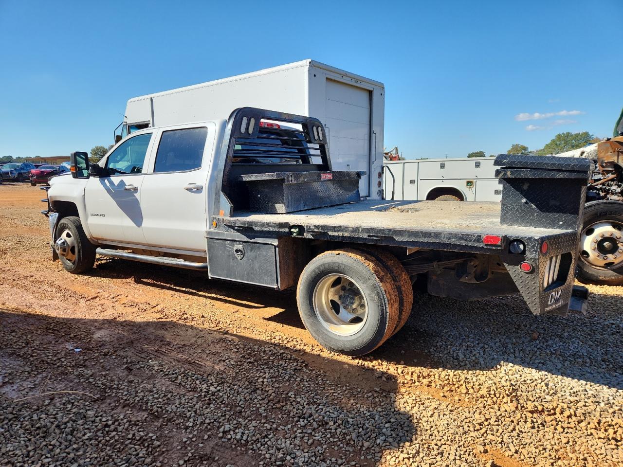 2015 CHEVROLET SILVERADO FLATBED TRUCK photo 2