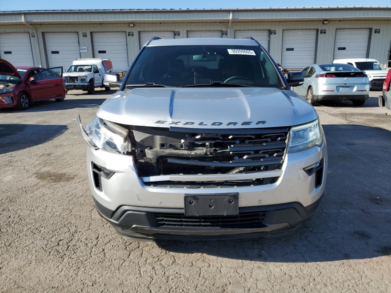 2018 FORD EXPLORER XLT photo 5