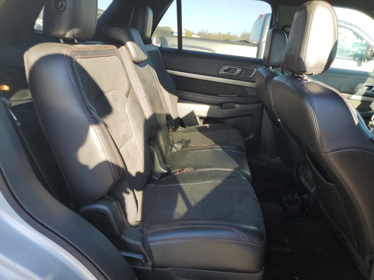 2018 FORD EXPLORER XLT photo 11