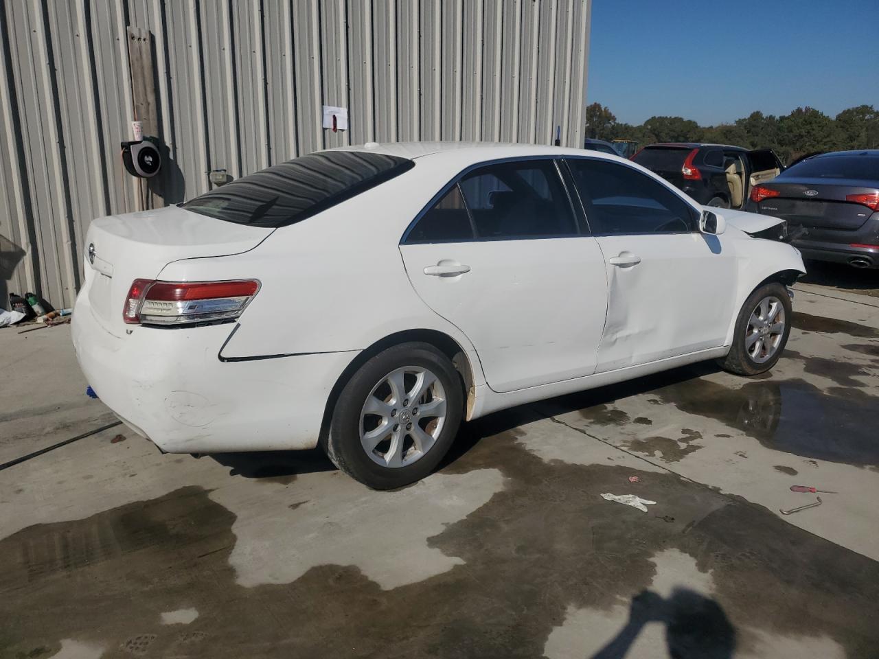 2011 TOYOTA CAMRY BASE photo 5