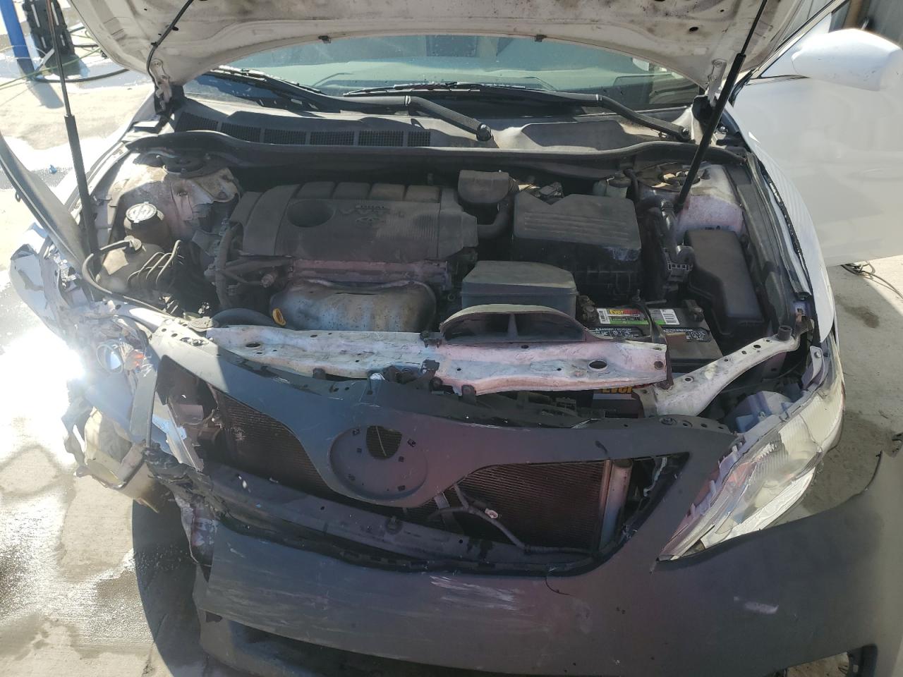 2011 TOYOTA CAMRY BASE photo 21