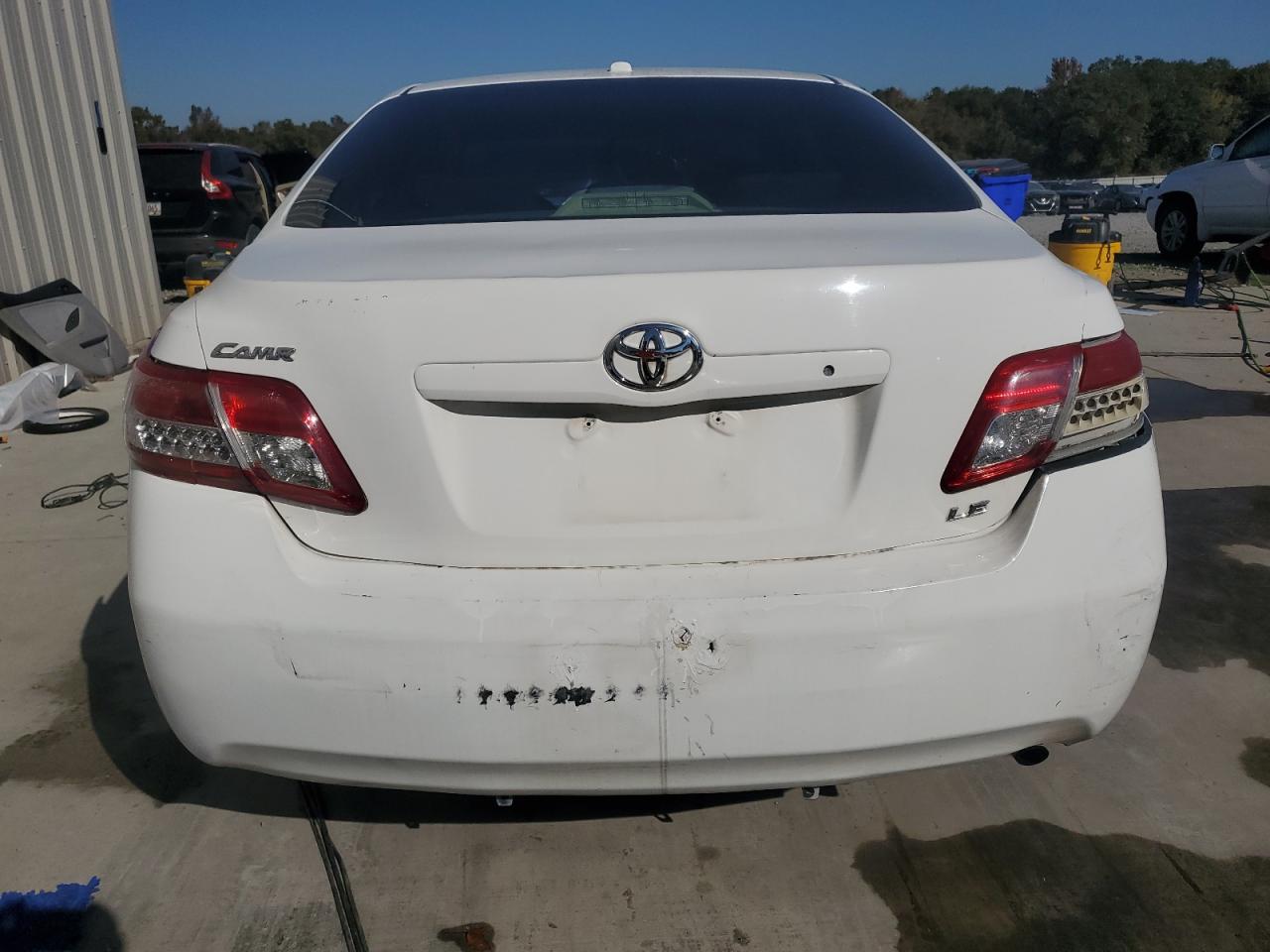 2011 TOYOTA CAMRY BASE photo 11