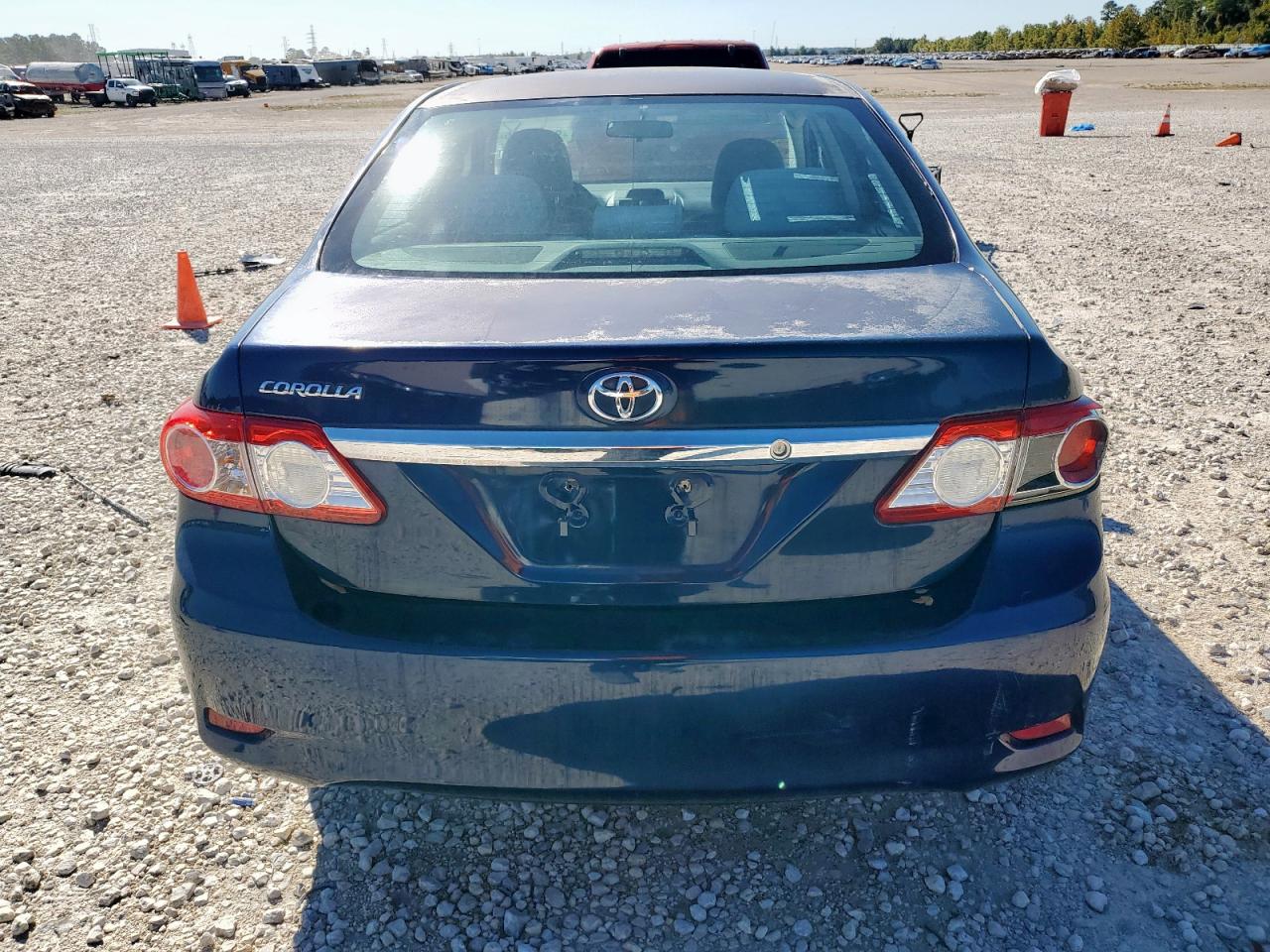 2012 TOYOTA COROLLA L photo 6