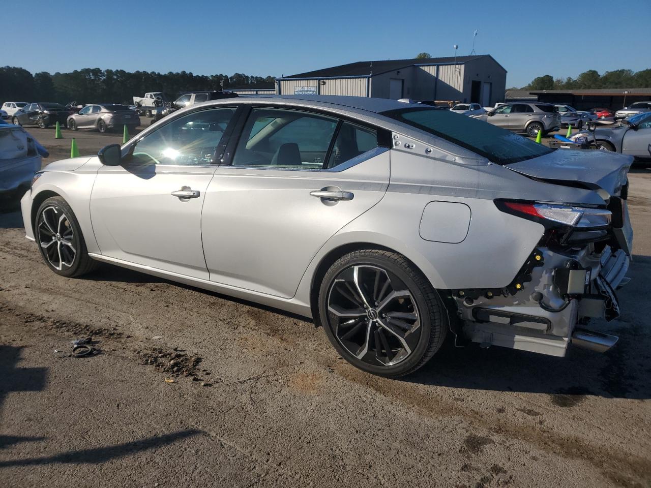 2025 NISSAN ALTIMA SR photo 3