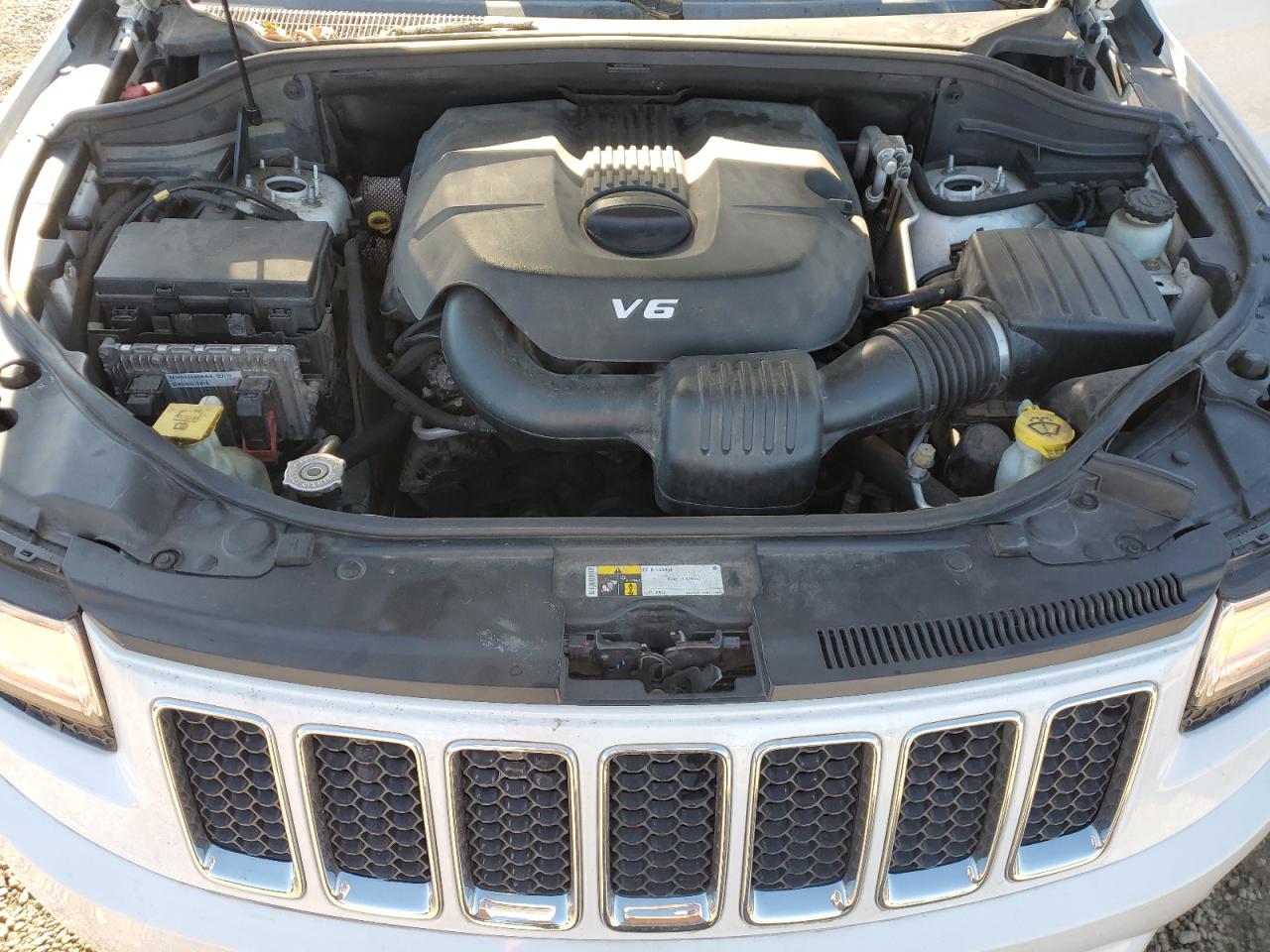 2015 JEEP GRAND CHEROKEE OVERLAND photo 12