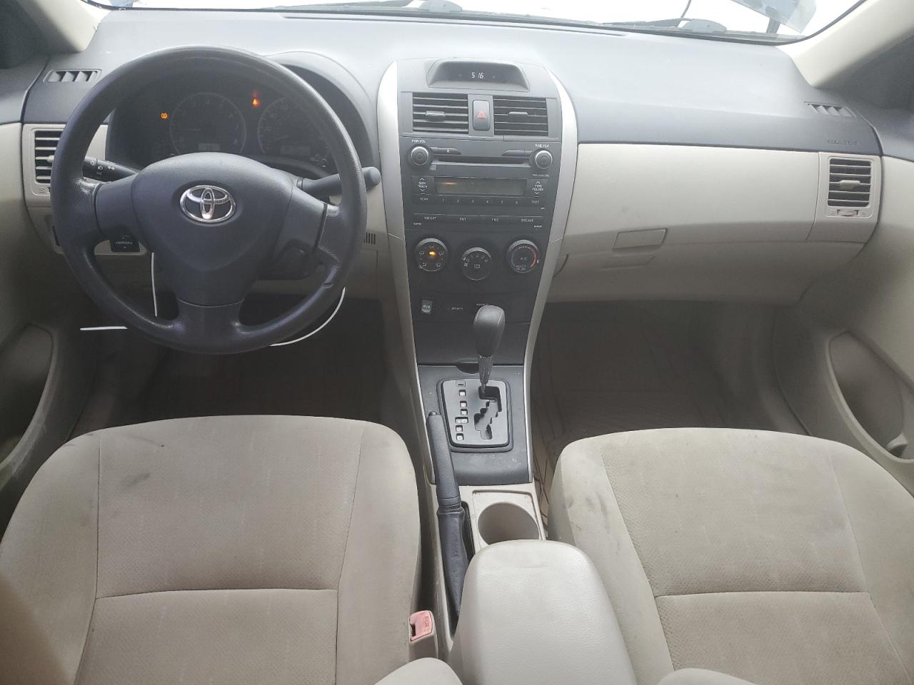 2013 TOYOTA COROLLA BASE photo 8