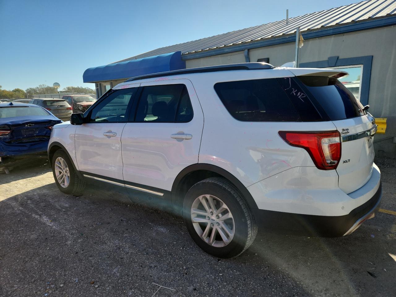 2016 FORD EXPLORER XLT photo 2