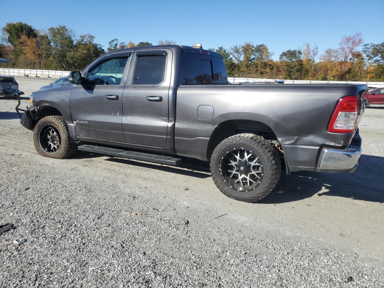 2019 RAM 1500 BIG HORN/LONE STAR photo 3