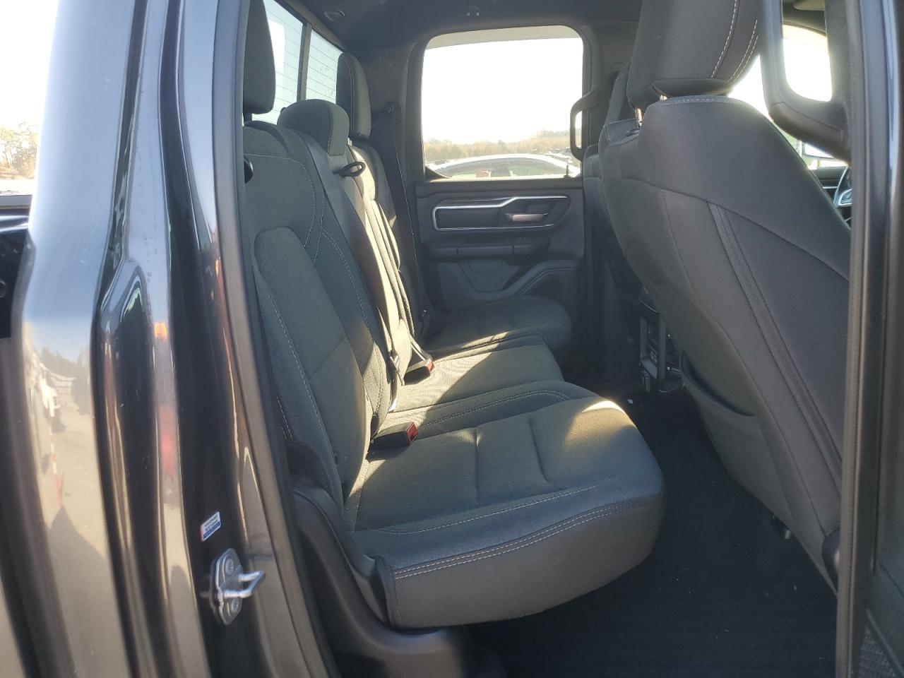 2019 RAM 1500 BIG HORN/LONE STAR photo 19
