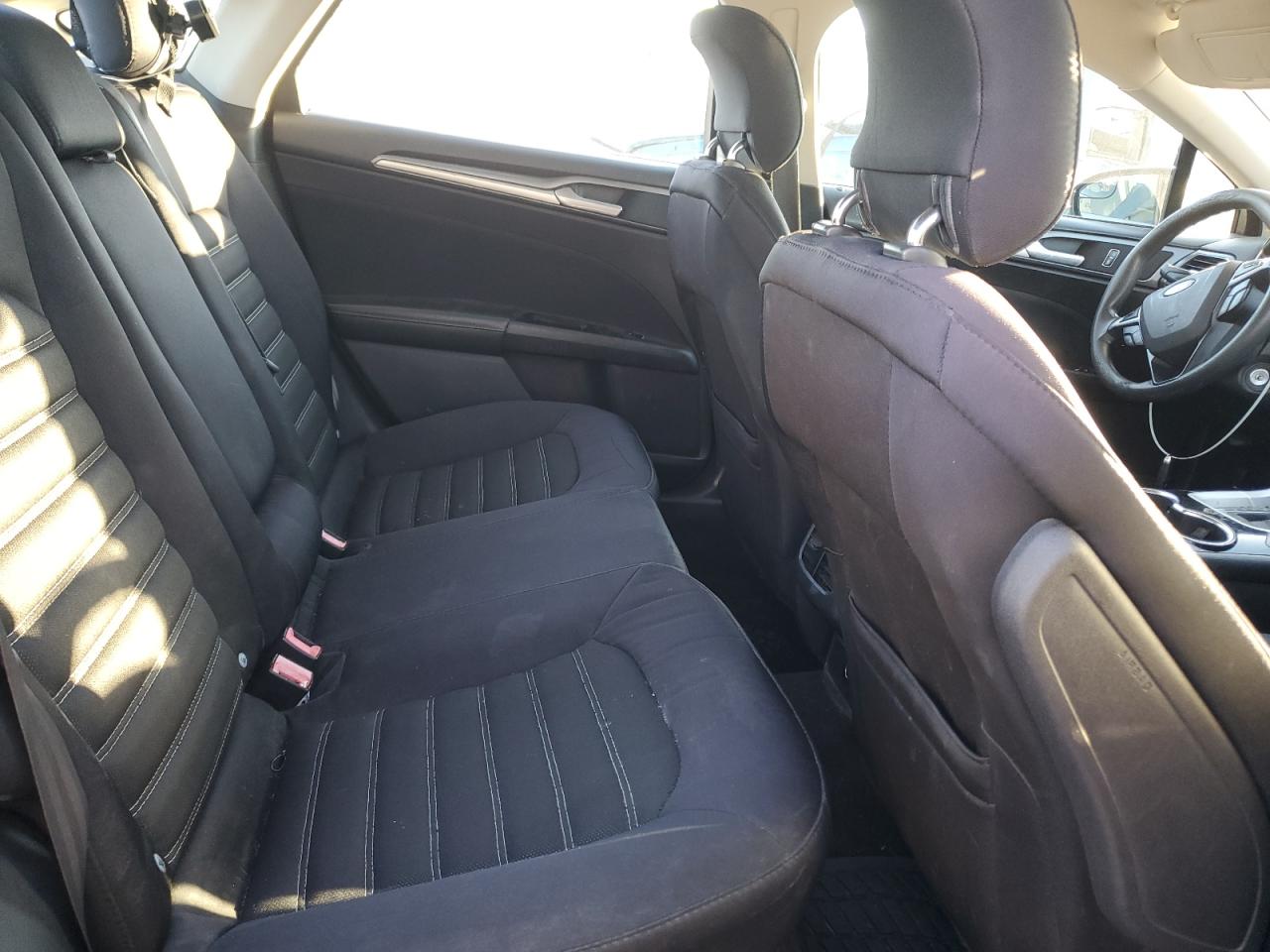 2014 FORD FUSION SE photo 19