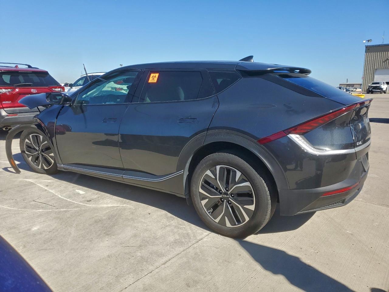 2024 KIA EV6 LIGHT photo 2
