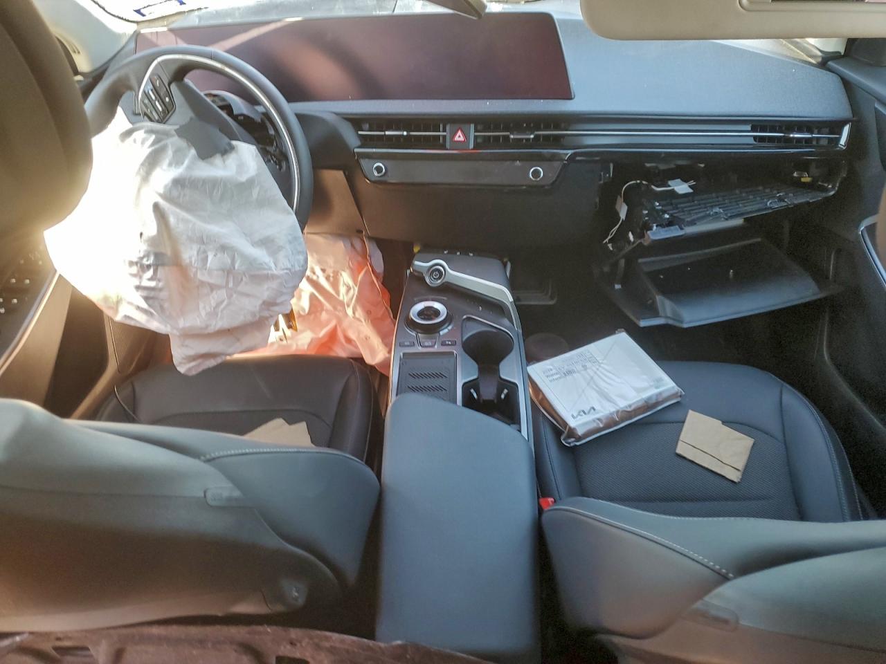 2024 KIA EV6 LIGHT photo 8