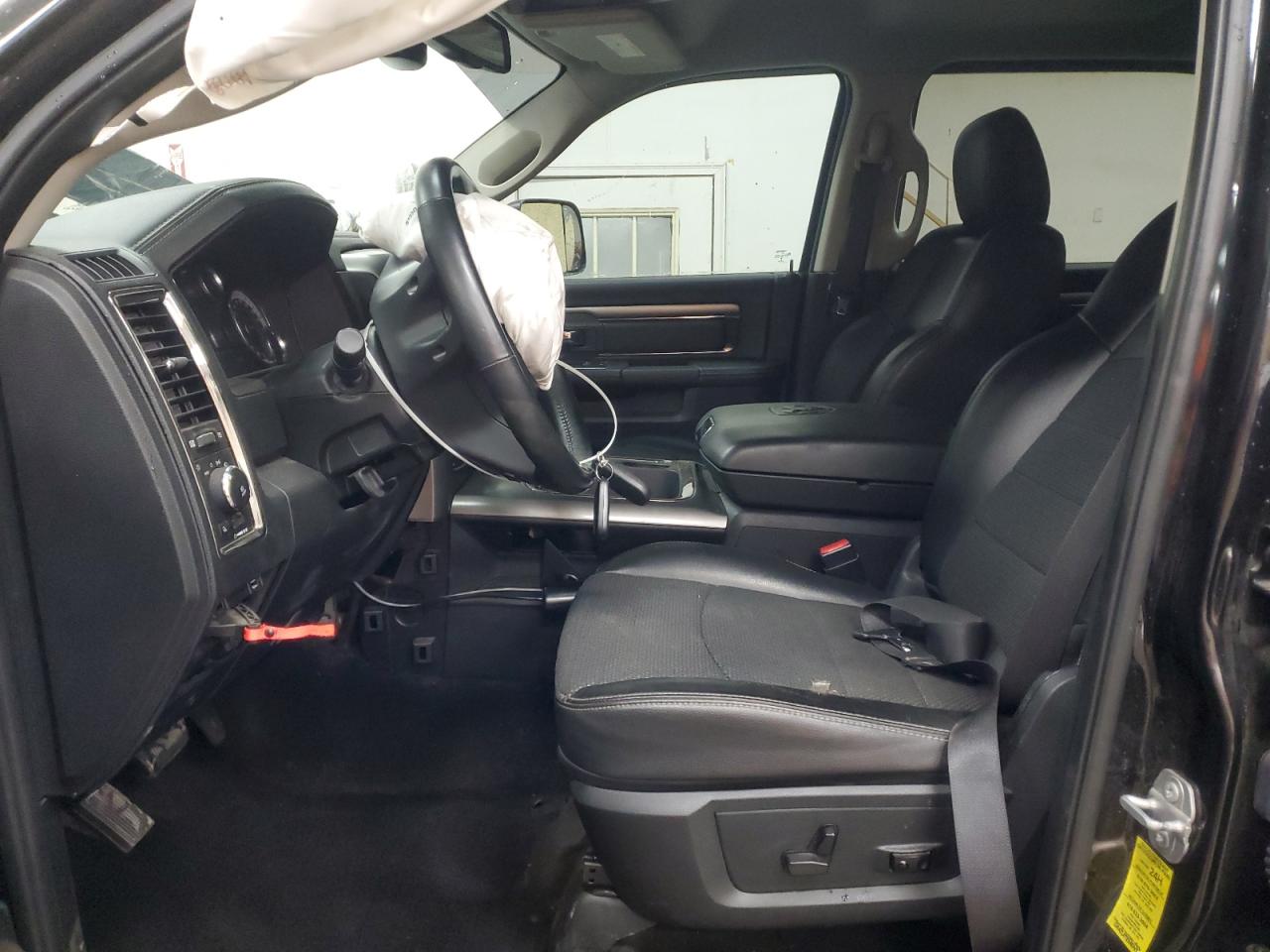 2016 RAM 1500 SPORT photo 7