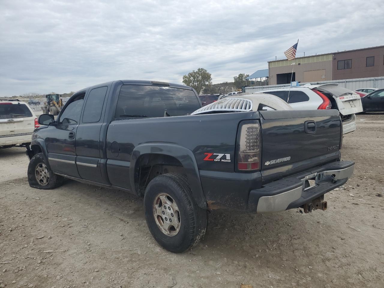 2004 CHEVROLET SILVERADO K1500 photo 4