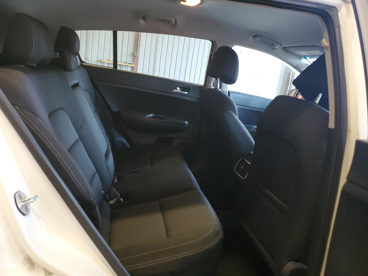 2017 KIA SPORTAGE LX photo 31